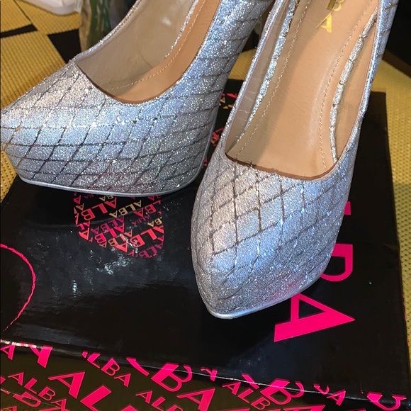 Beautiful Alba stiletto silver shoes - Picture 5 of 8